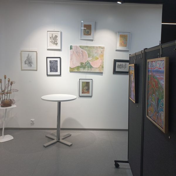 Tiedosto:Kirjaston fb7.jpg