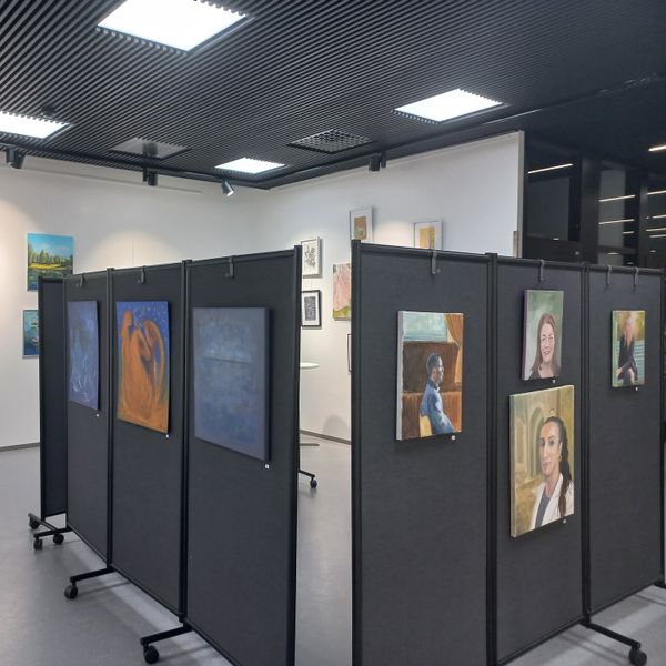 Tiedosto:Kirjaston fb8.jpg